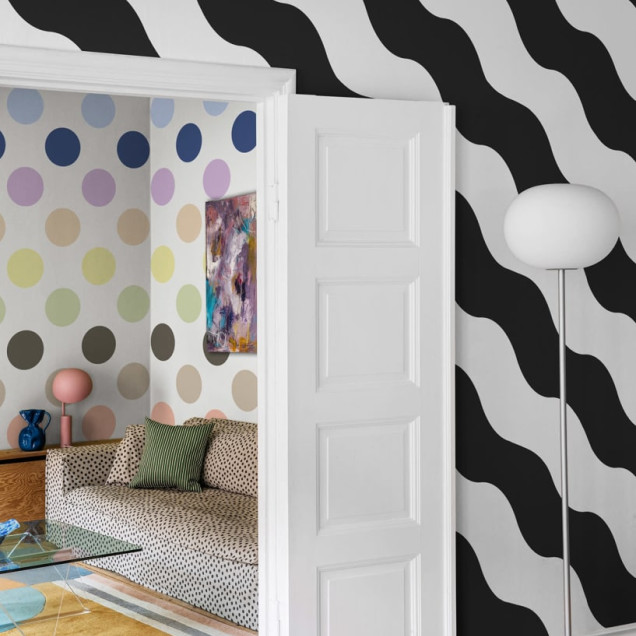 Polka Stripe, Black & White, un tapet modern cu un design geometric in negru si alb.