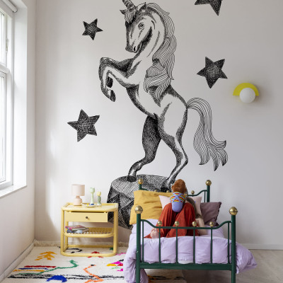 Tapet cu un unicorn fermecător, înconjurat de stele, care va transforma camera copilului într-un loc magic.