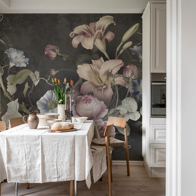 Tapet floral Soft Bouquet, Dark, cu flori delicate și culori pastelate, perfect pentru a crea un punct focal în orice cameră.