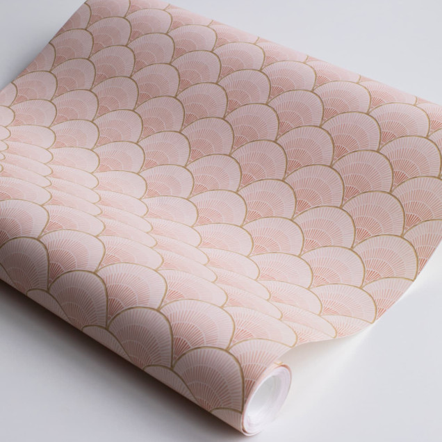 Tapet cu model de corali într-un interior elegant