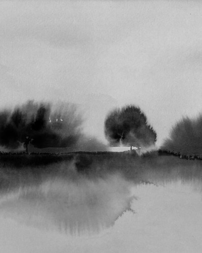 Tapet cu design minimalist Stormy Forest, Black & White, pe peretele unui dormitor