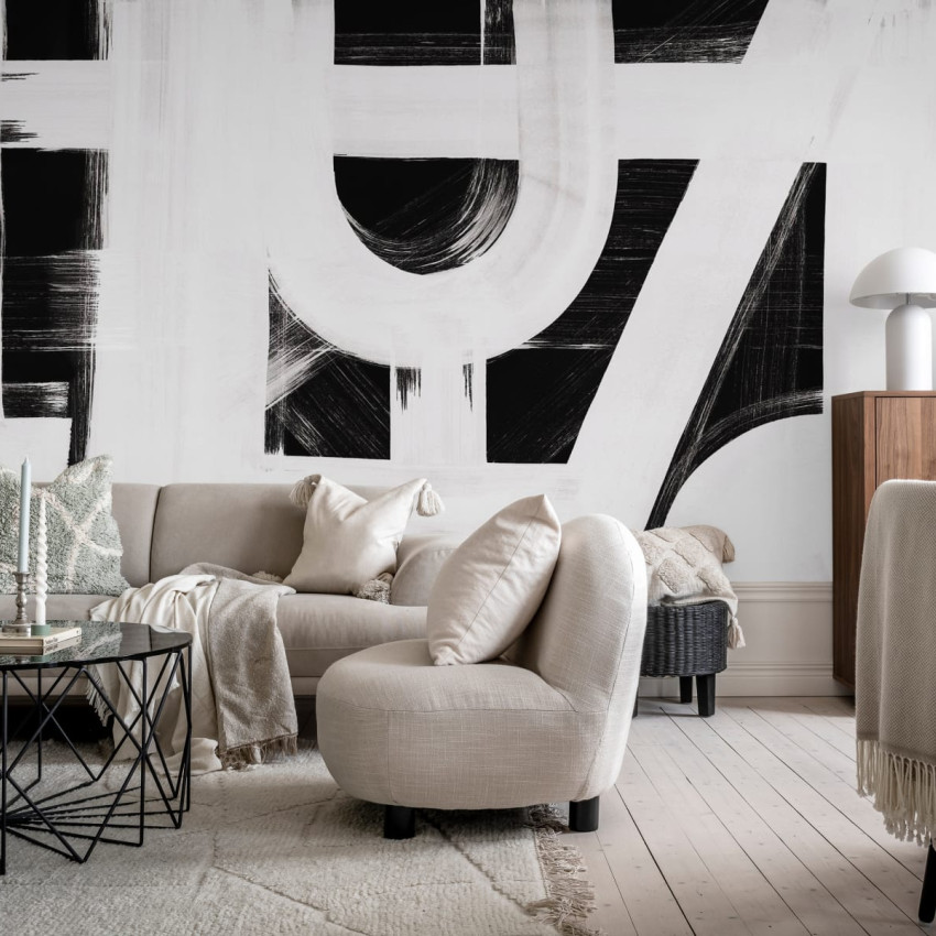 Tapet Bold Lines, Black & White cu dungi groase, în nuanțe de negru și alb, în interiorul unei bucătării cu mobilier modern.