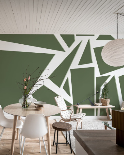Tapet geometric cu design modern, cu forme geometrice ascuțite și linii curate în nuanțe de verde.