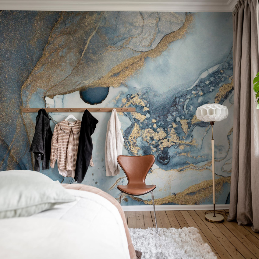 Tapet verde cu detalii aurii, design abstract