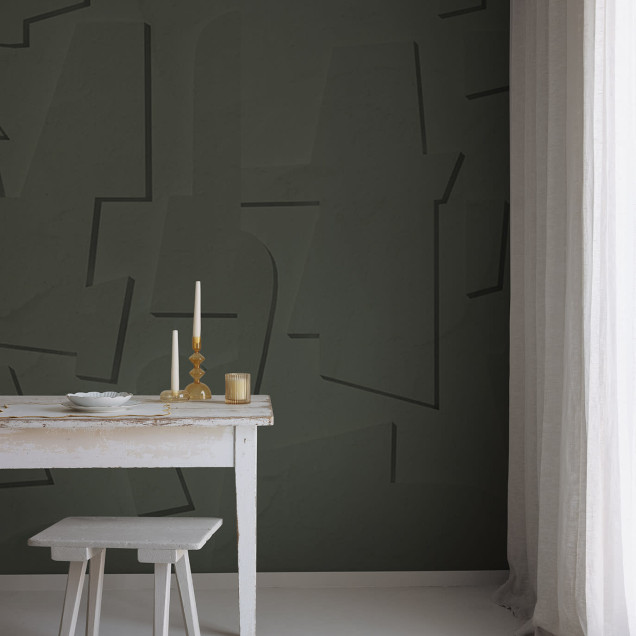 Tapet abstract verde, cu design modern, in interiorul unei camere de zi, cu o masa si scaune