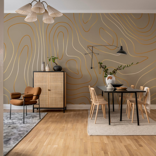 Tapet Topografic Beige, cu linii simple și curbe elegante, perfect pentru a adăuga o notă de sofisticate și rafinament spațiului tău.