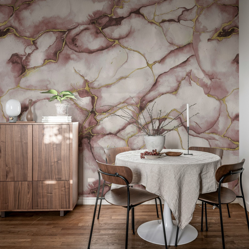 Tapet abstract albastru cu detalii aurii în living