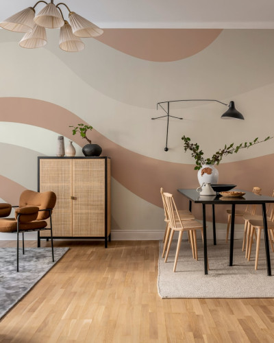 Tapet Smooth Waves, Beige cu design minimalist cu valuri intr-un living modern