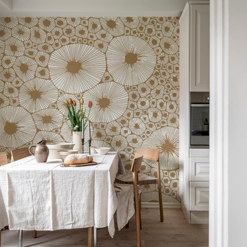 Tapet geometric modern Bold Coral, Gray, cu cercuri suprapuse in nuante de coral si gri.
