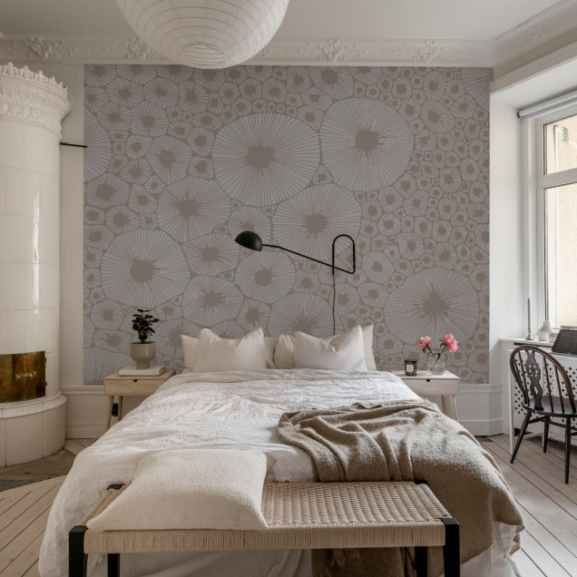 Tapet geometric modern Bold Coral, Gray, cu cercuri suprapuse in nuante de coral si gri.