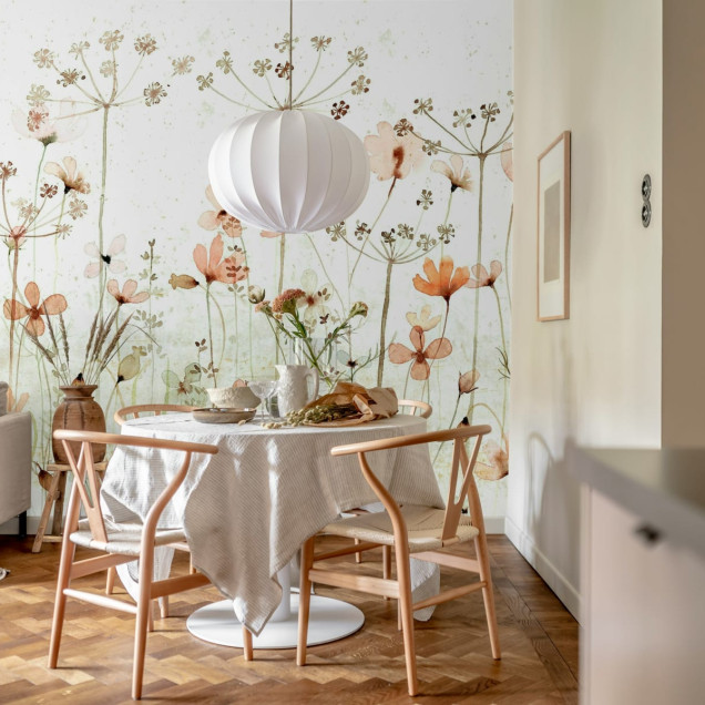 Dreamy Meadow, Red, tapet cu flori pastelate