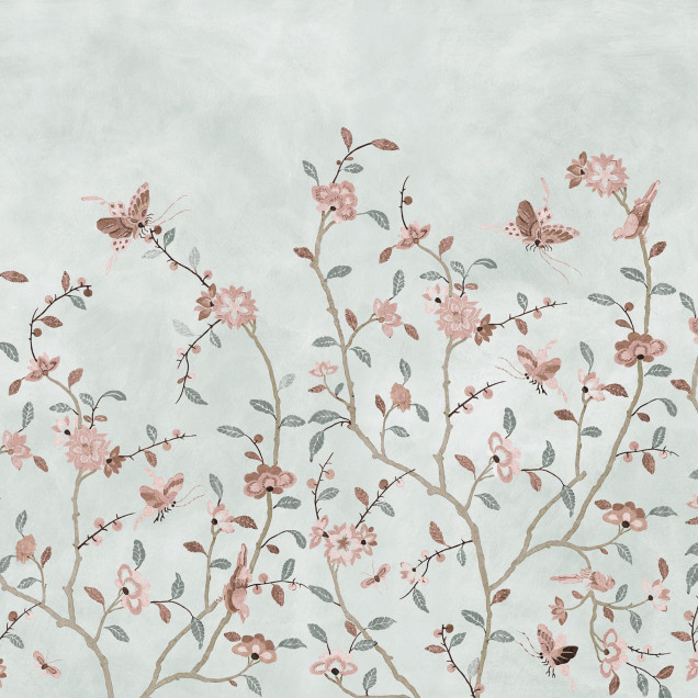 Tapet floral bleu deschis într-un living elegant