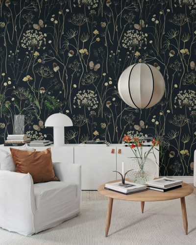 Wallpaper Flower Garden, Midnight cu flori uscate și fluturi pe un fundal negru