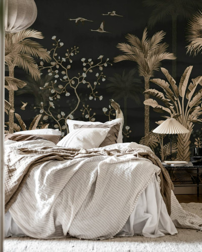 Tapet tropical cu design elegant, Magnolia Jungle Black, cu palmieri inalti, frunze de banan si flori delicate de magnolia pe un fundal negru