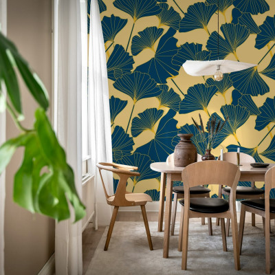 Tapet cu frunze de ginkgo în nuanțe de petrol și galben auriu, cu un design minimalist și modern