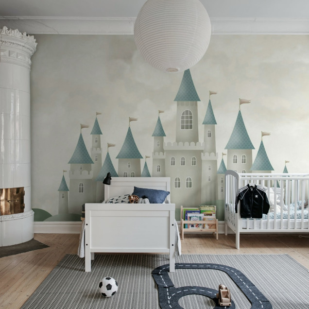 Tapet cu un castel magic in culori delicate, perfect pentru camera copilului