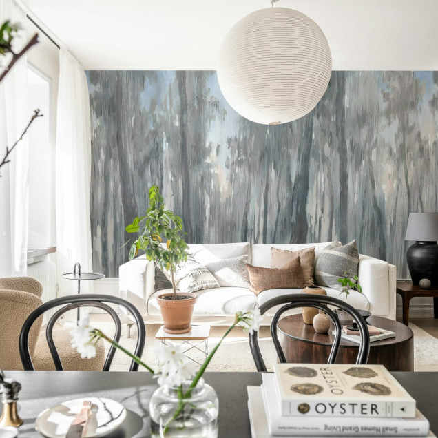 Tapet abstract Morning Forest, Gray, cu un model de pădure în tonuri de gri, ideal pentru a crea un decor modern și sofisticat