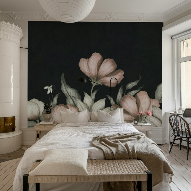 Tapet floral cu flori roz pe un fundal negru. Design minimalist.