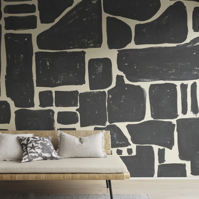 Tapet cu imprimeu bloc negru intr-un living modern