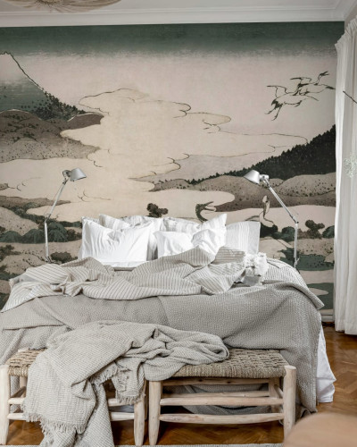 Tapet cu design japonez Umezawa Manor in Sagami Province, Soft, cu un peisaj montan relaxant, perfect pentru dormitor, living sau birou. Oferă o atmosferă zen.
