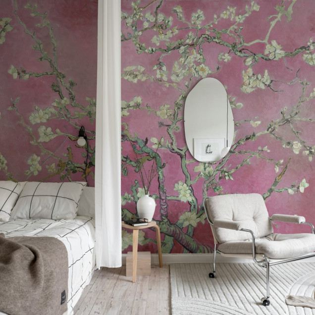 Tapet cu flori de migdal roz, design inspirat din Vincent van Gogh, perfect pentru dormitoare, livinguri sau birouri.
