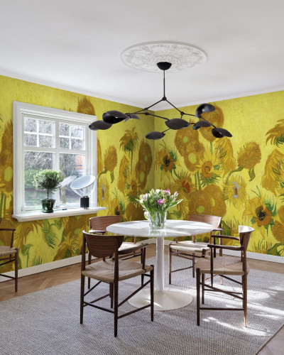 Tapet cu floarea soarelui, design vibrant, repetiție delicată