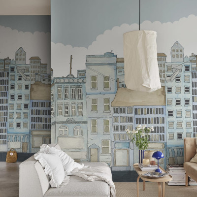 Tapet Funny Houses Light Blue - un design original cu cladiri desenate cu mana, perfect pentru o camera de joaca, un dormitor sau un living.