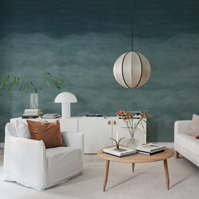 Tapet cu design de valuri delicate în nuanțe de albastru întunecat, perfect pentru o zonă de relaxare sau un dormitor.