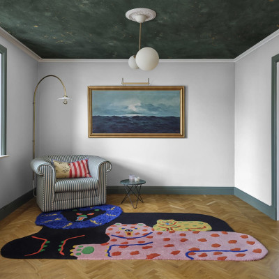 Tapet Sky Star, Verde Întunecat, cu un design abstract cu stele strălucitoare pe un fundal verde profund.