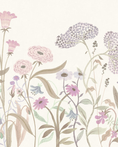 Tapet floral Summerfield, Pastel, cu flori pastelate delicate, pe un perete în living.