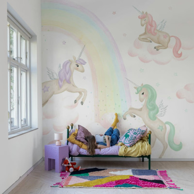 Tapet cu unicorni si curcubeu pentru camera copiilor