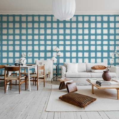 Tapet cu pătrate pictate în albastru, design modern și elegant, perfect pentru dormitor, living, bucătărie sau hol.