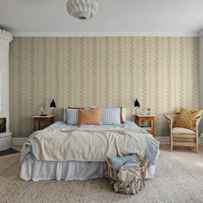 Tapet cu model de frunze de dafin, Bayleaf Stripe, Pink, într-un dormitor modern