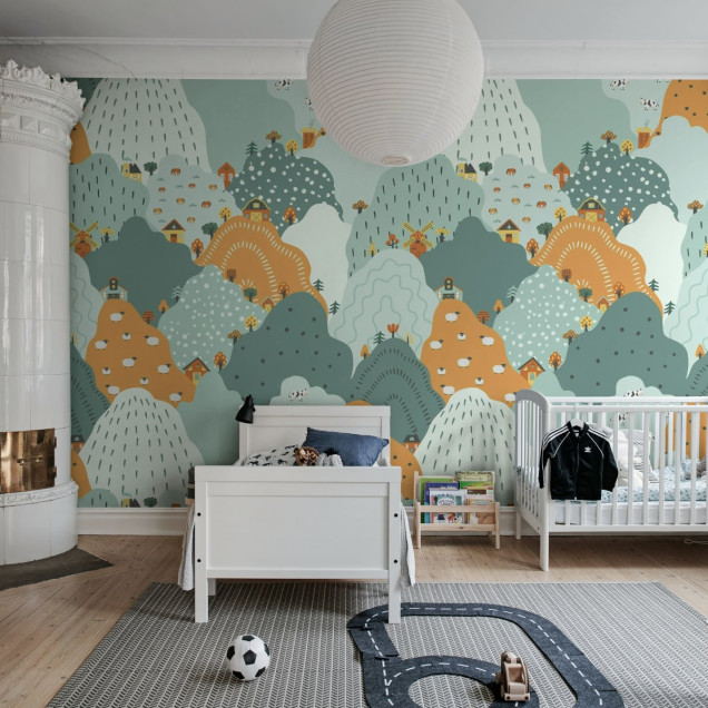 Tapet cu design vesel, cu dealuri colorate, casute dragute, nori pufosi si animale simpatice