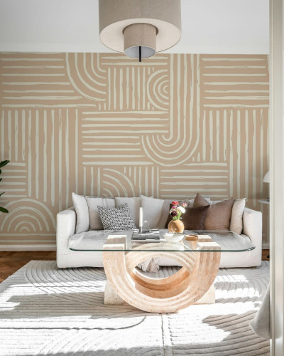 Graphic Vaults, un tapet geometric modern cu linii curate și forme simple, în nuanțe de bej.