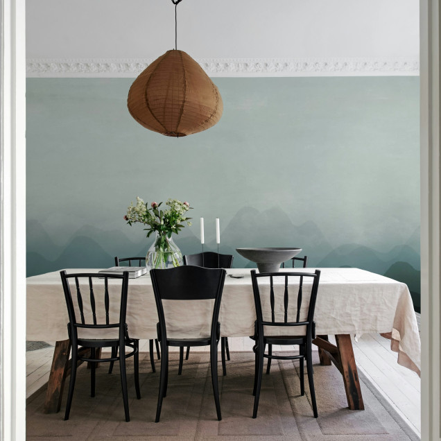 Tapet modern cu design abstract in nuante de albastru si verde, cu un aspect relaxant si linistit.
