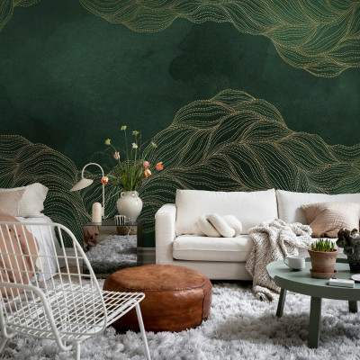 Tapet verde smarald cu puncte aurii în living modern