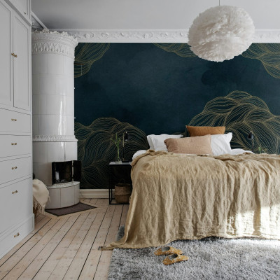Dormitor decorat cu tapet bleumarin cu puncte aurii