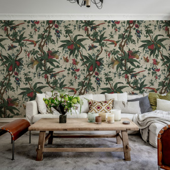 Tapet vintage cu motiv natură într-un living elegant