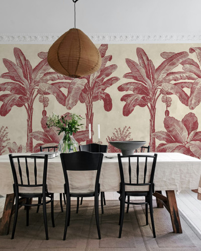 Tapet cu motiv tropical roșu într-o sufragerie elegantă