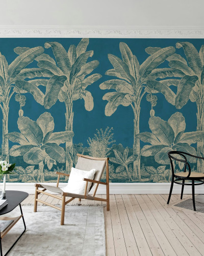 Tapet cu design tropical albastru într-o cameră de zi