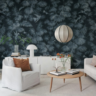 Tapet floral cu design elegant într-un living modern