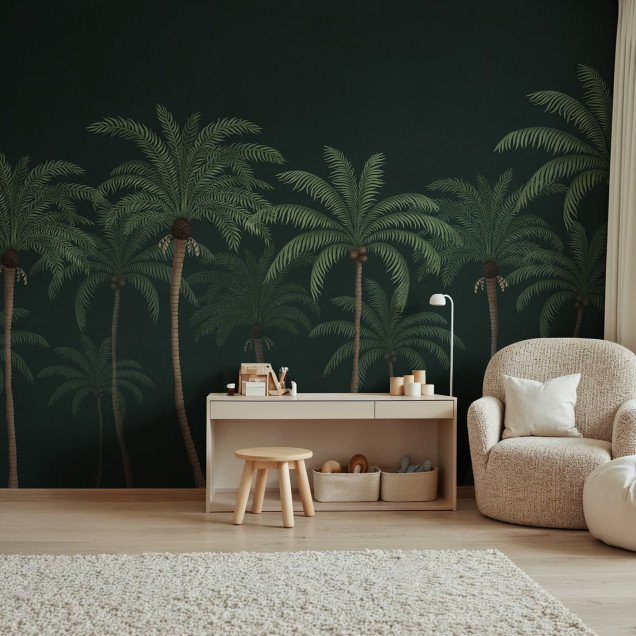 Tapet cu palmieri negru într-un living modern
