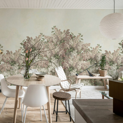 Tapet floral elegant într-un interior modern