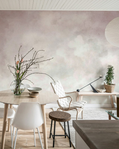 Tapet cu nori vintage roz într-un interior elegant