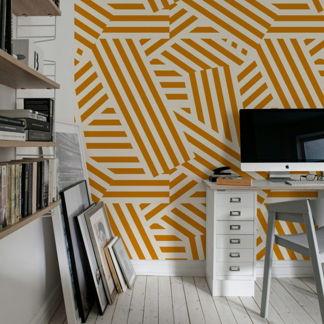Tapet cu dungi geometrice în nuanțe de caramel și cremă, Abstract Stripes.