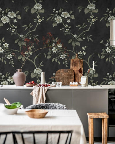 Tapet floral negru în bucătărie