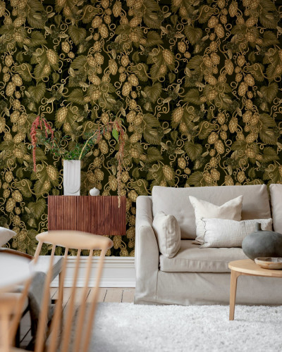 Wallpaper Hop Garden Brown - un model de hamei pe un fond maro