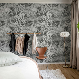 Fototapet cu aspect de marmură neagră într-un dormitor modern