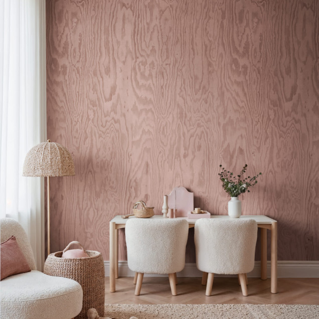 Tapet cu nuanțe de lemn roz într-o cameră decorată modern